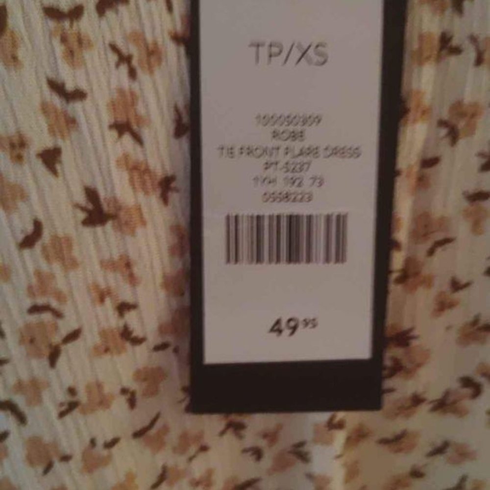 Dynamite Spring Dress - Picture 6 of 6